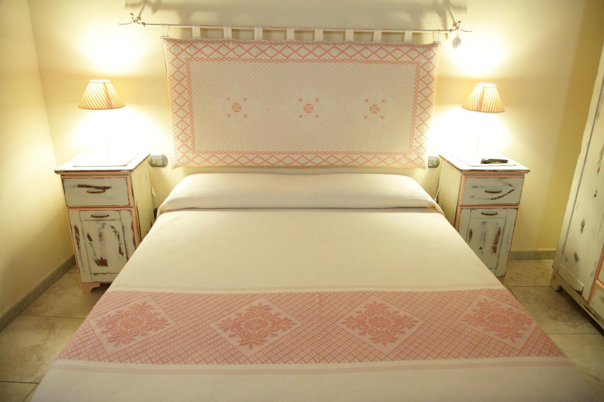 B&B Monte Prama Càbras Buitenkant foto