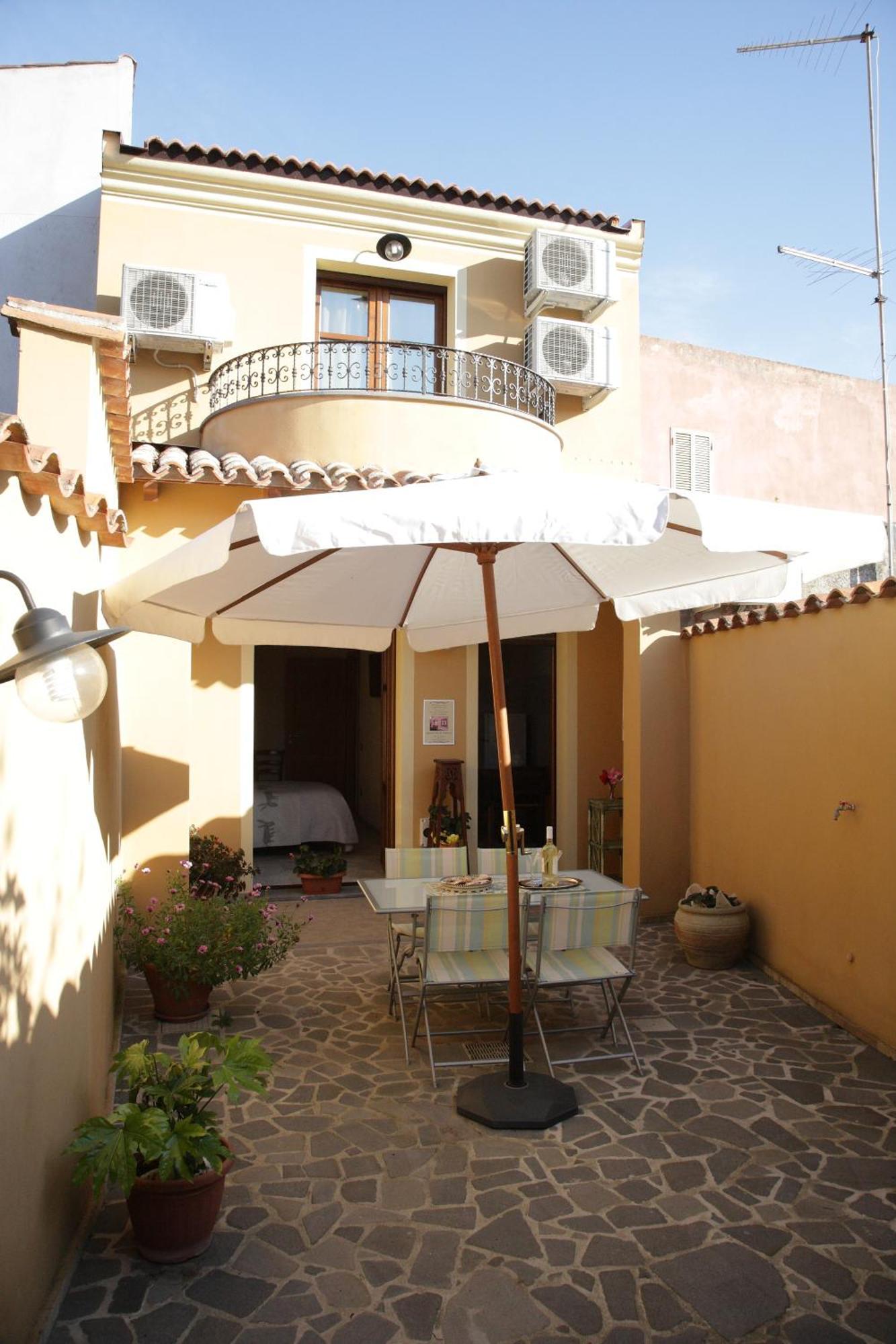 B&B Monte Prama Càbras Buitenkant foto