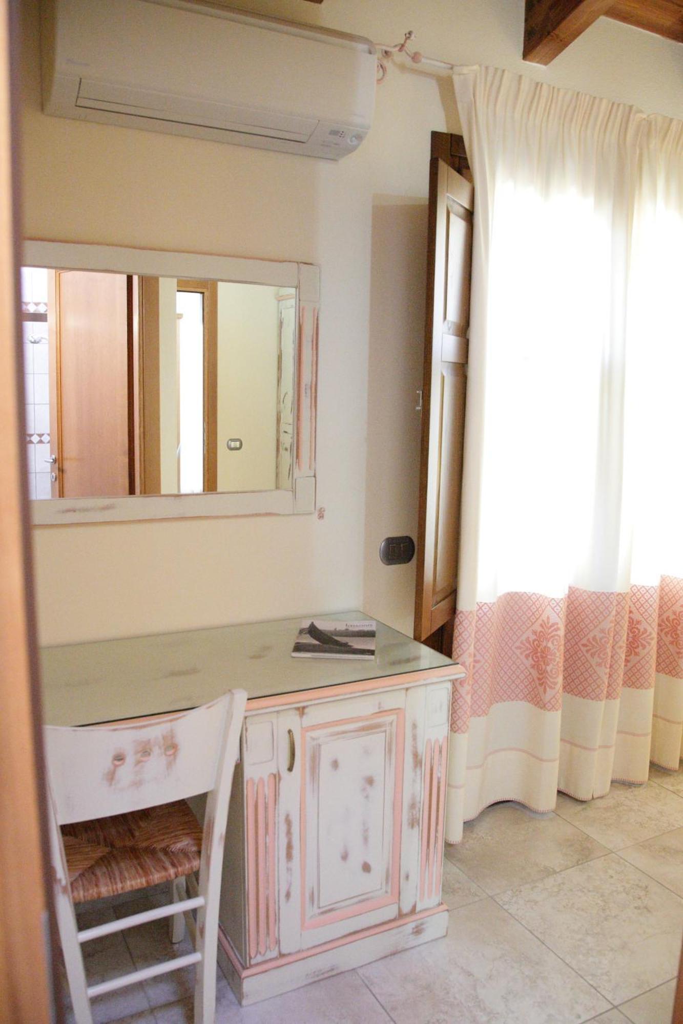 B&B Monte Prama Càbras Buitenkant foto